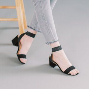 Liz Claiborne Eastwick Women's Black Elastic Ankle Strap Heels 7.5M